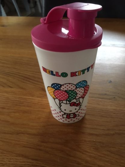 Hello kitty drinkbeker ds 22